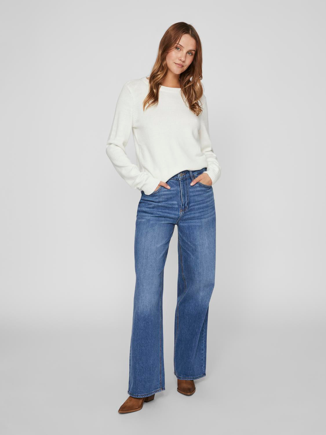 model_shot-front_full