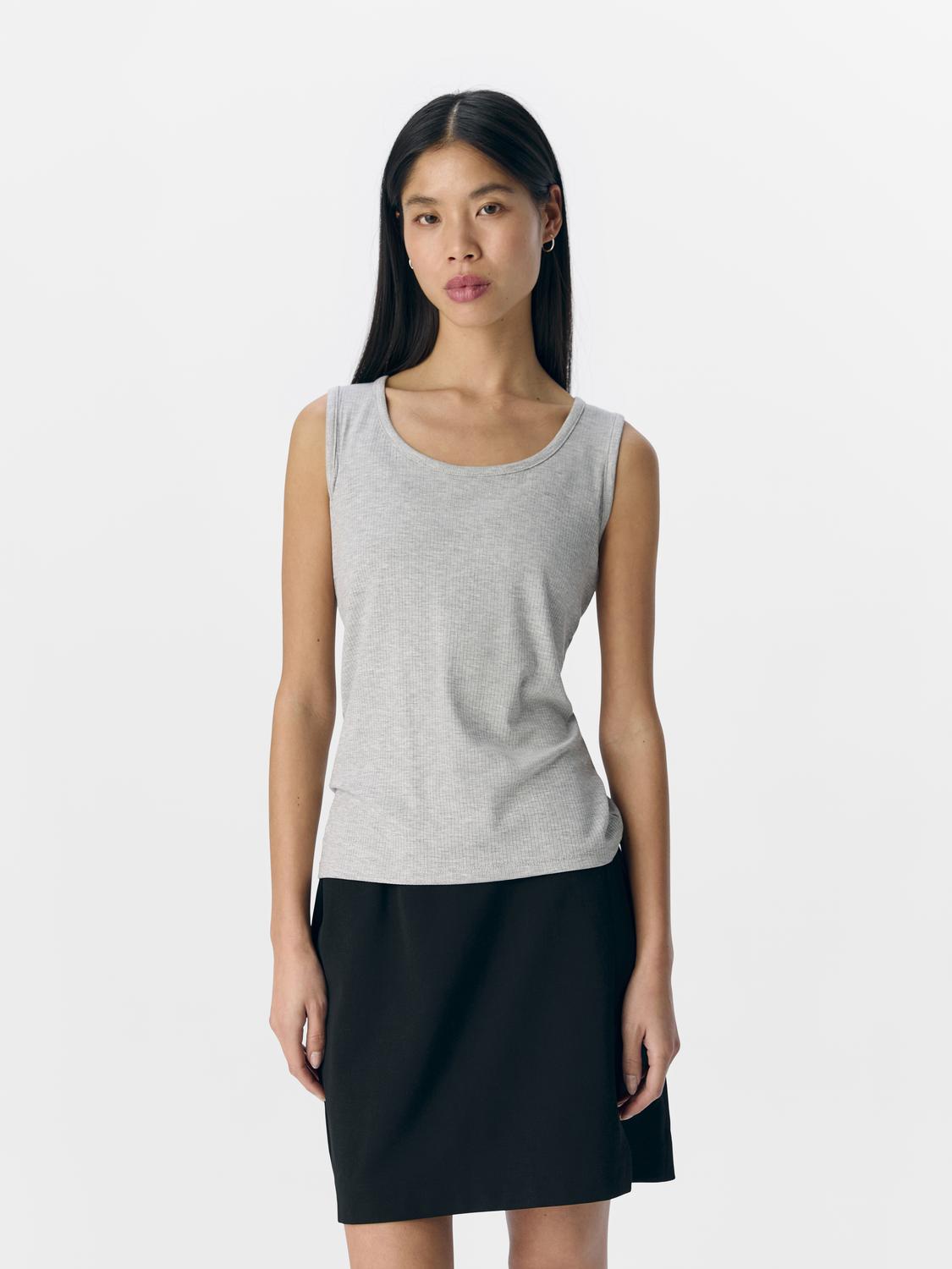 model_shot-front