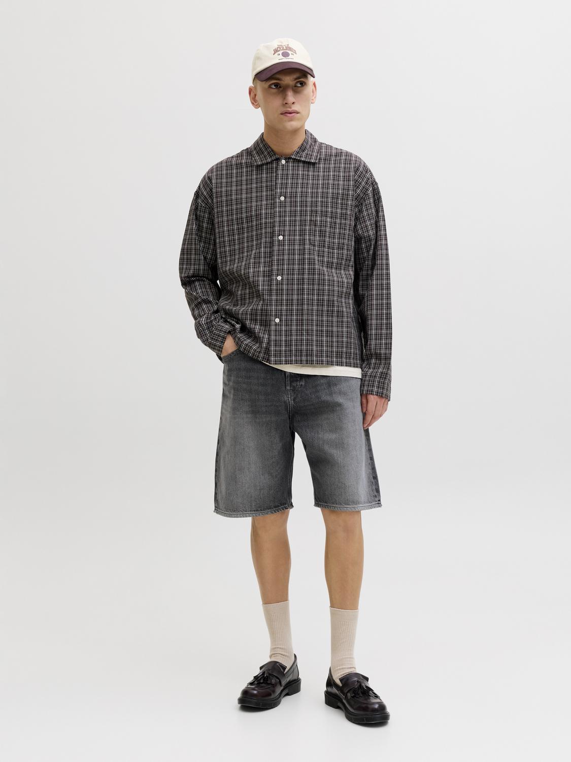 model_shot-front_full