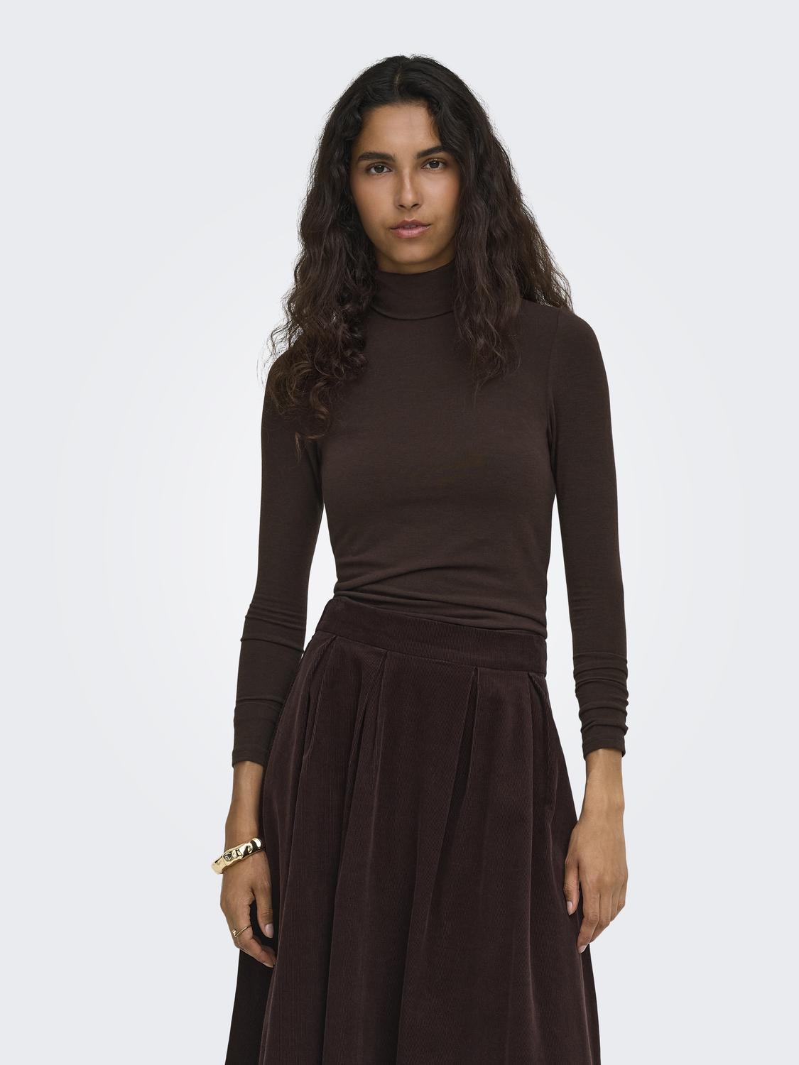 model_shot-front