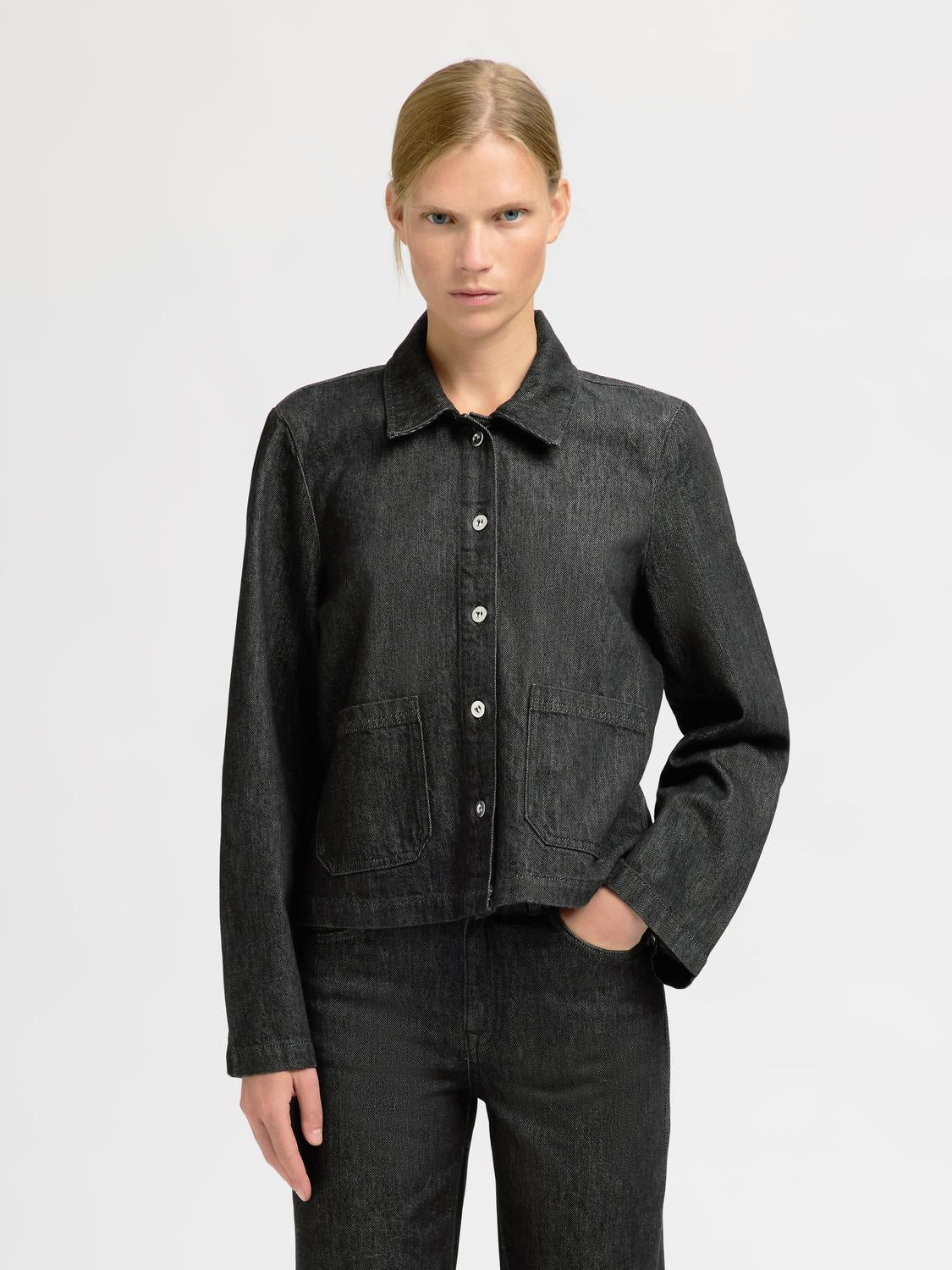 model_shot-front
