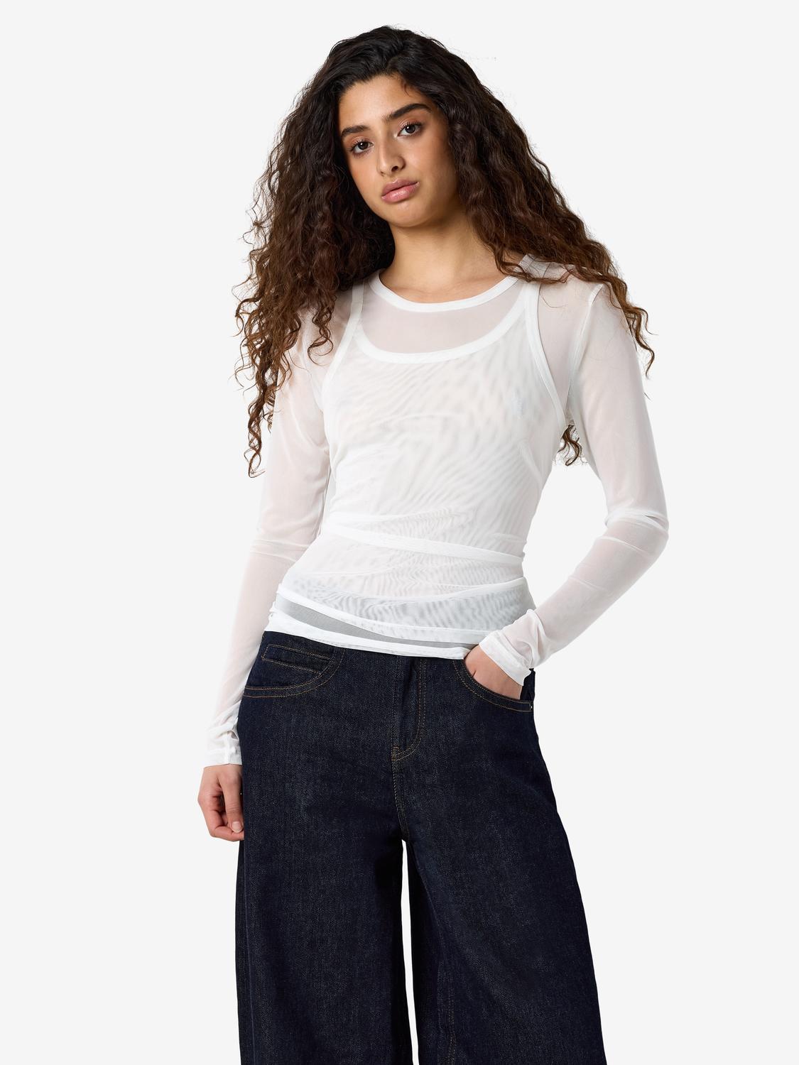 model_shot-front
