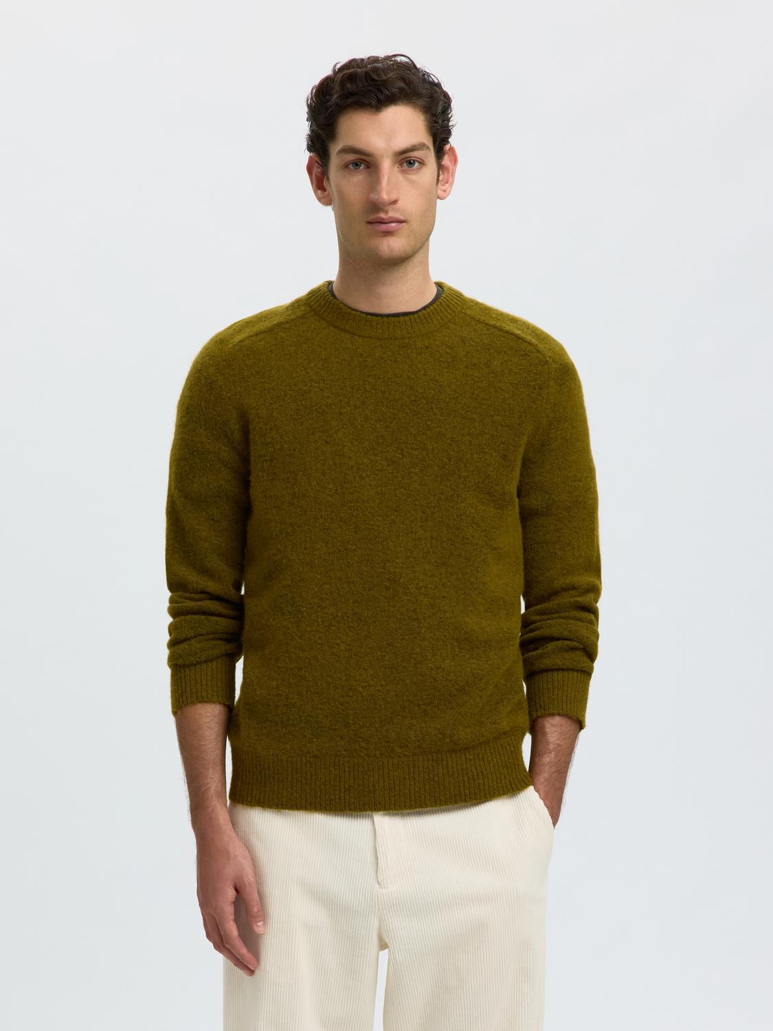 model_shot-front