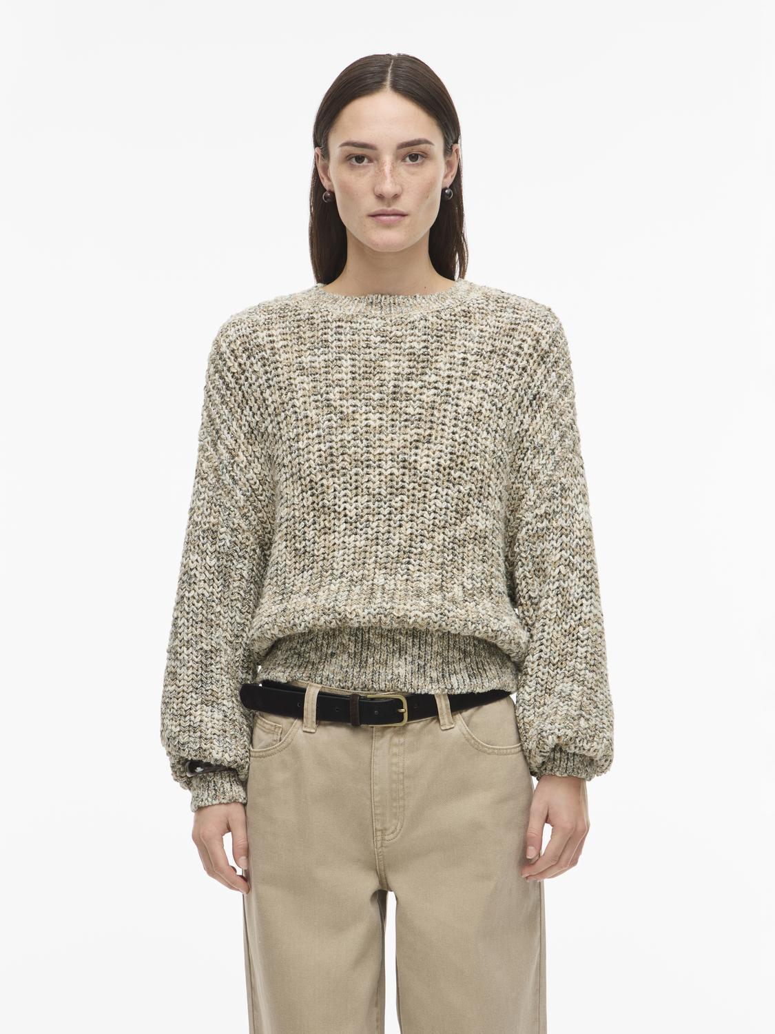 model_shot-front