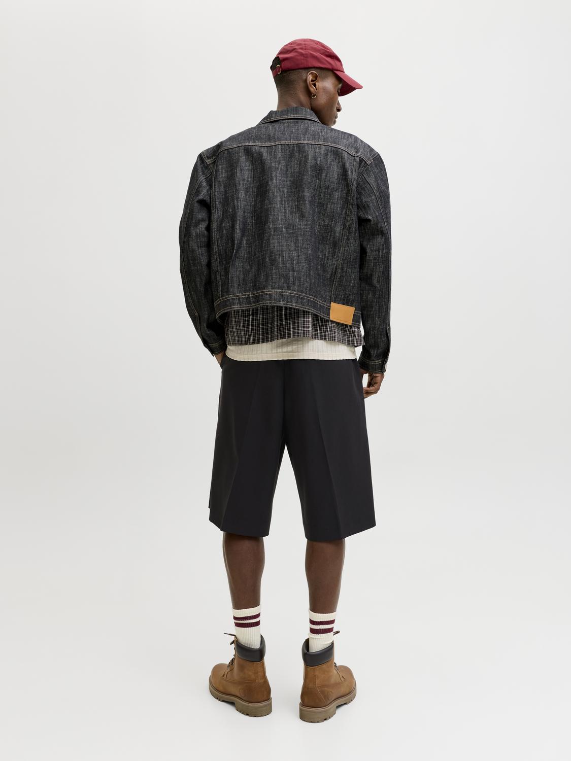 model_shot-back