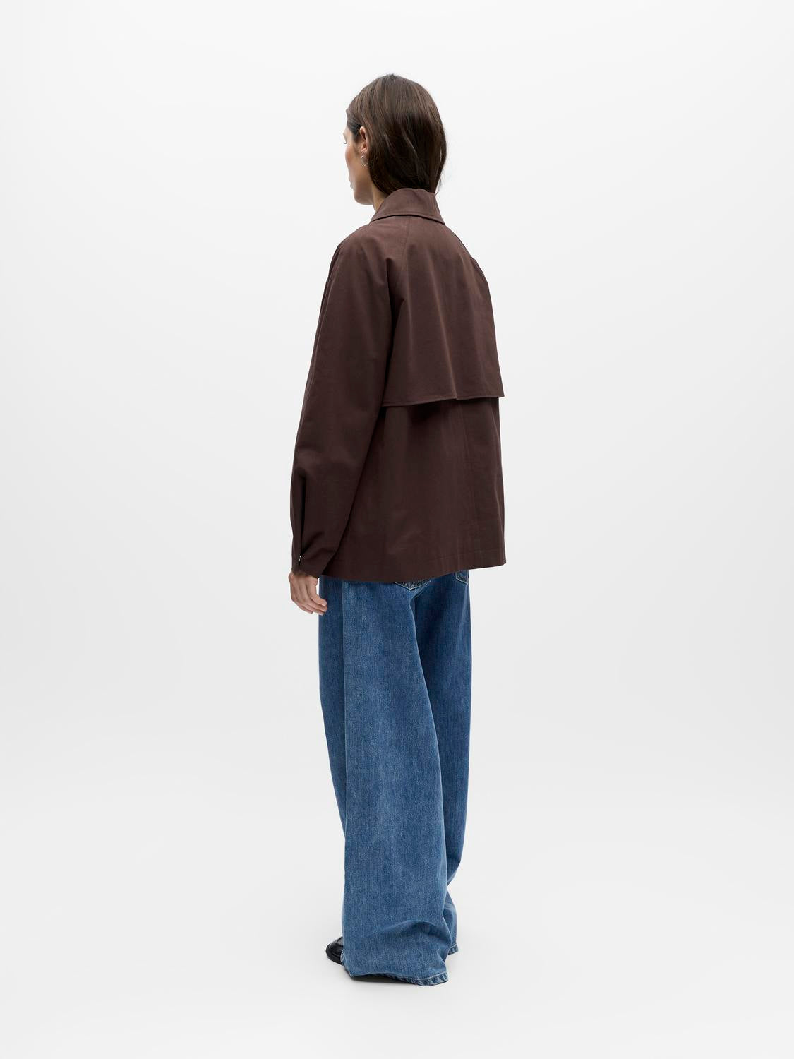 model_shot-back