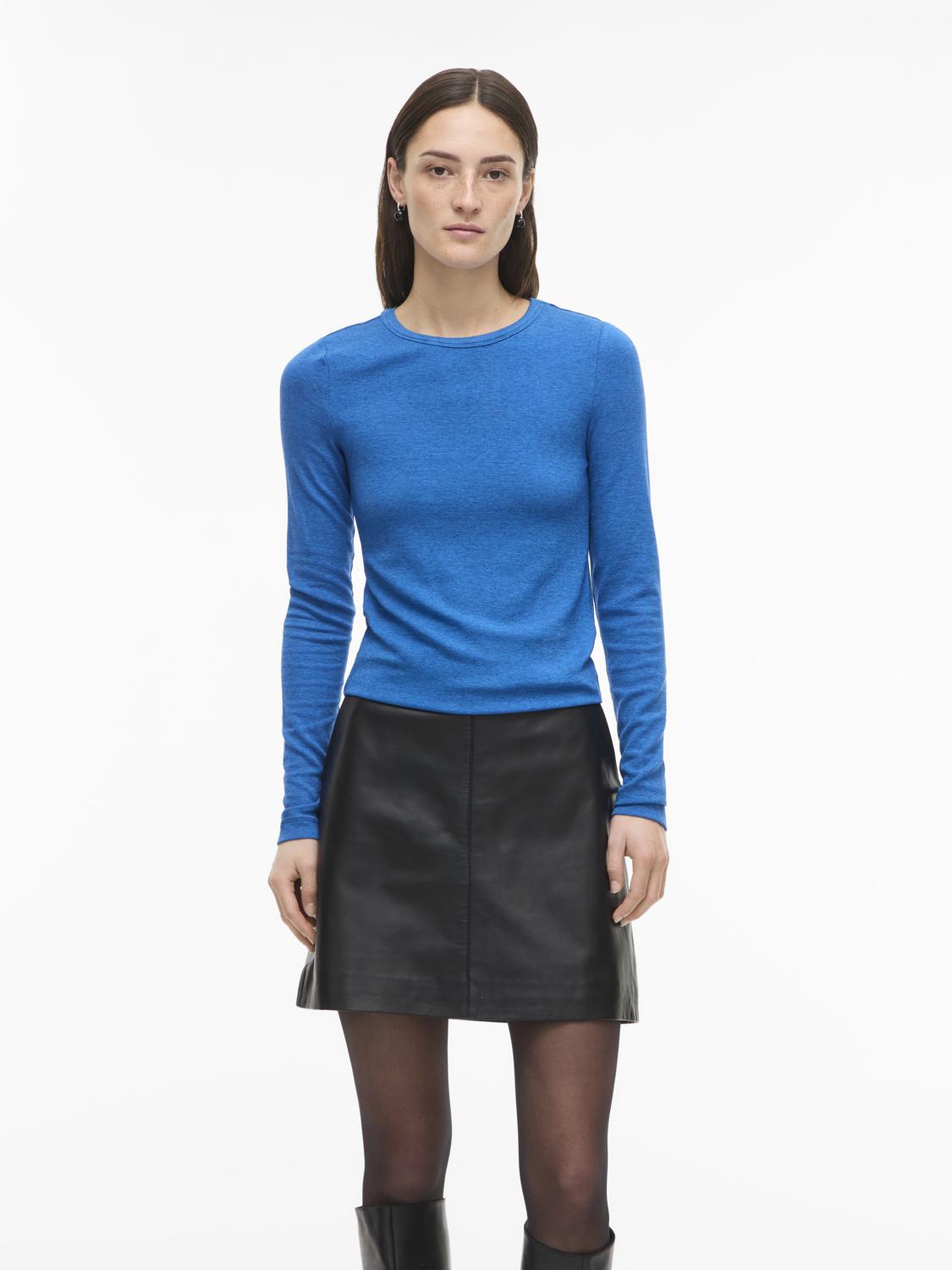 model_shot-front