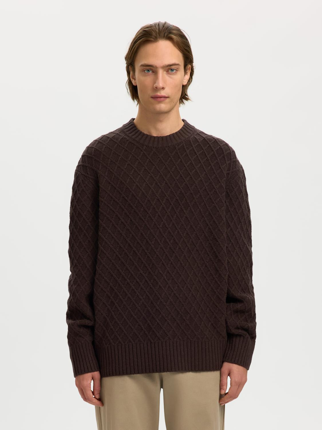 model_shot-front
