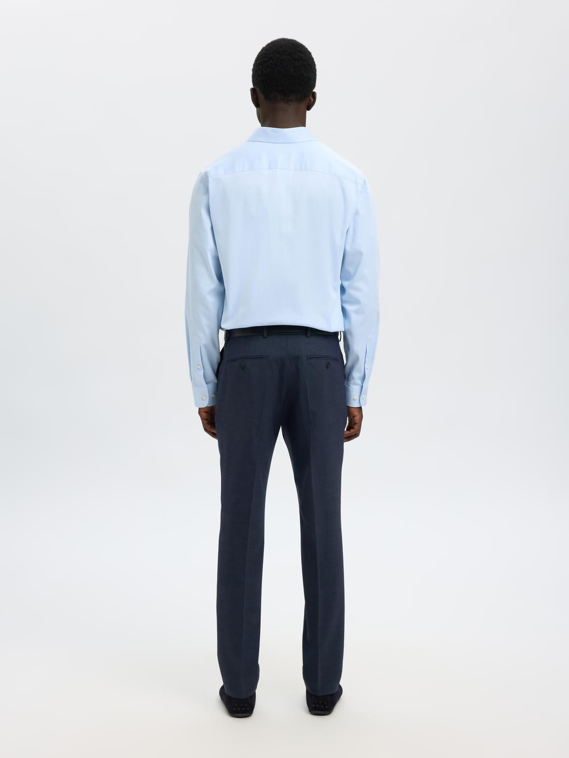 model_shot-back