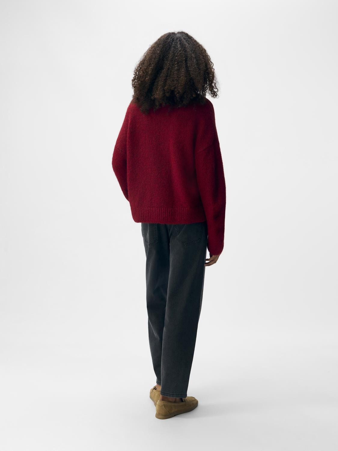 model_shot-back