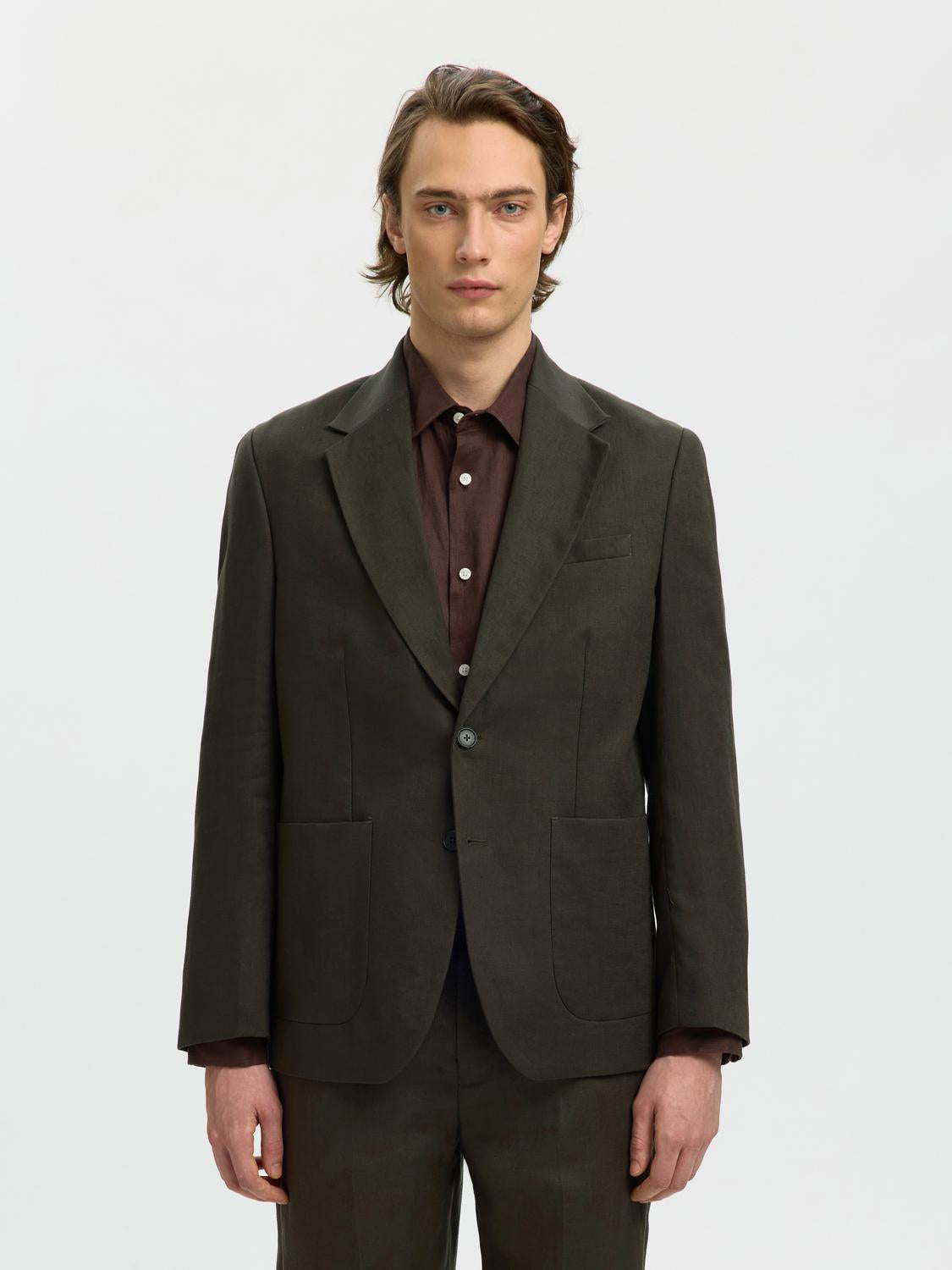 model_shot-front