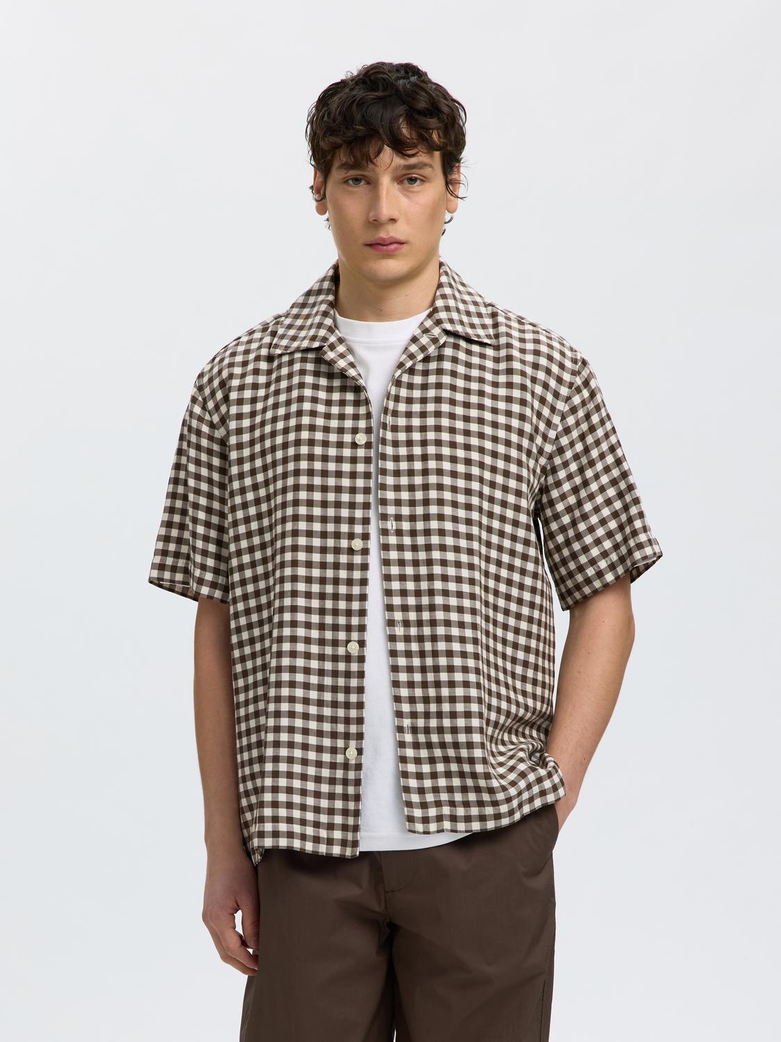 model_shot-front