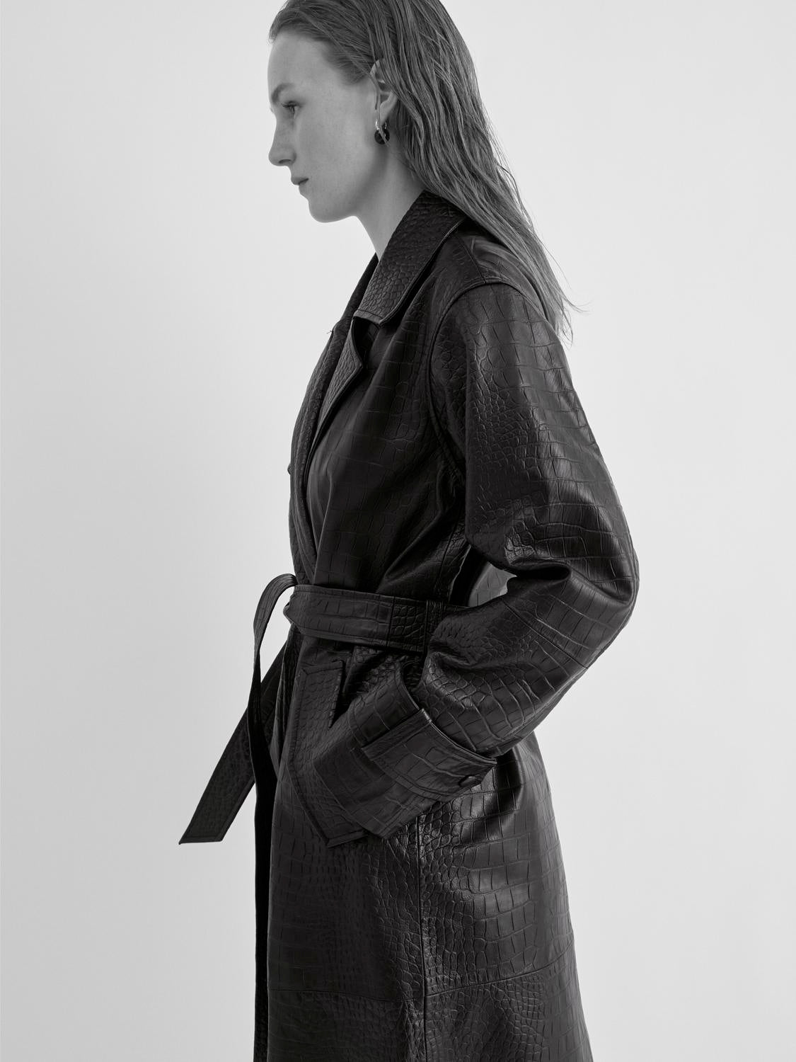 model_shot-creative