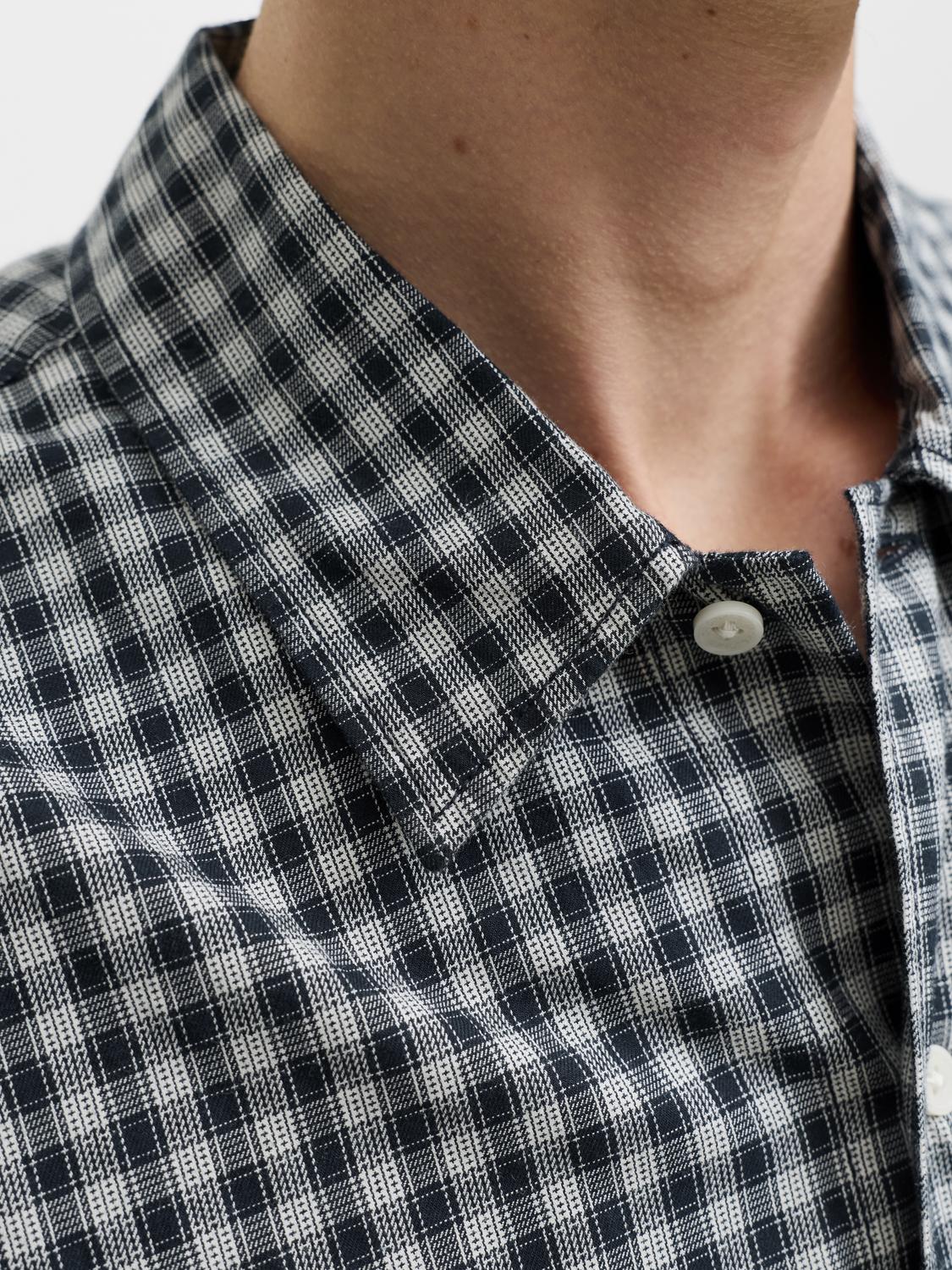 model_shot-detail