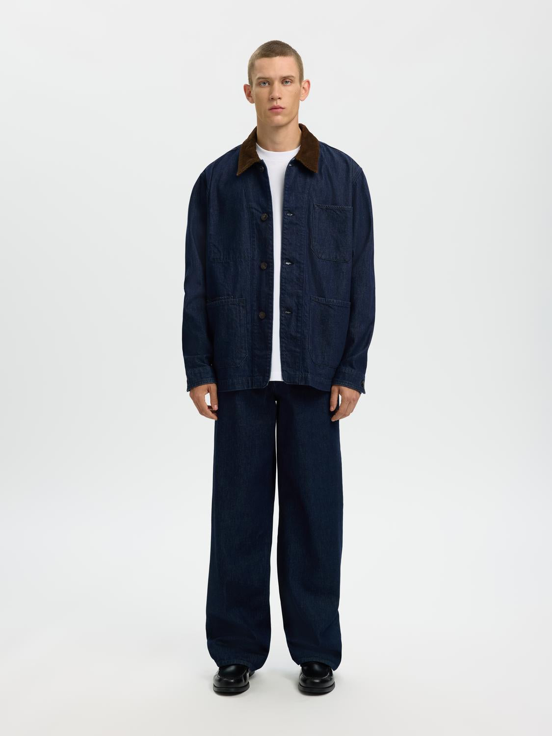 model_shot-front_full