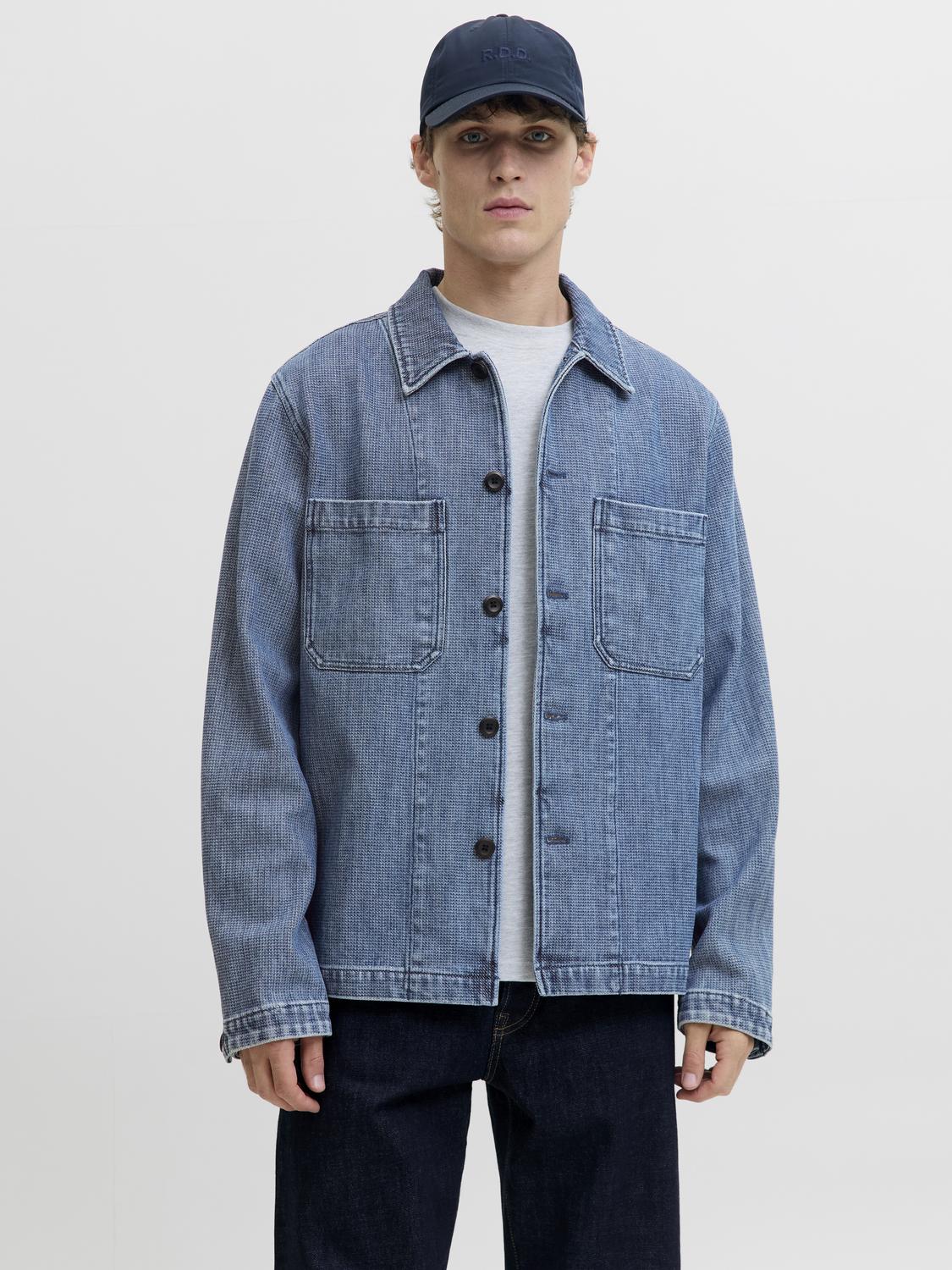 model_shot-front