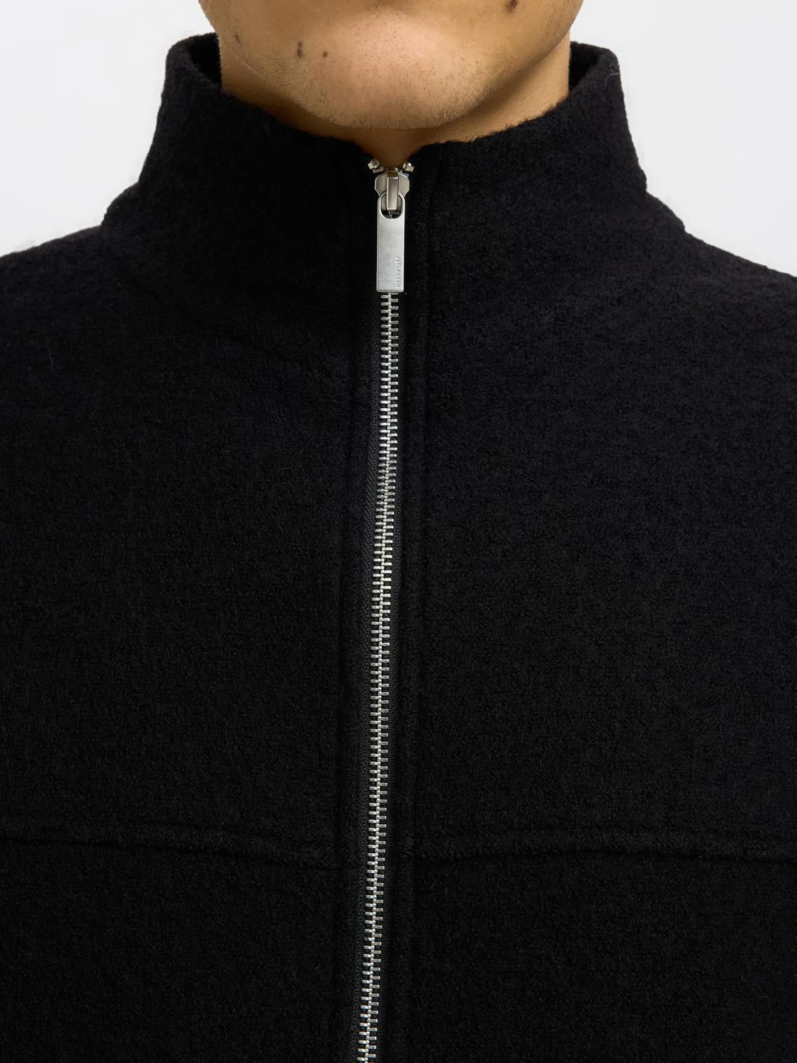 model_shot-detail