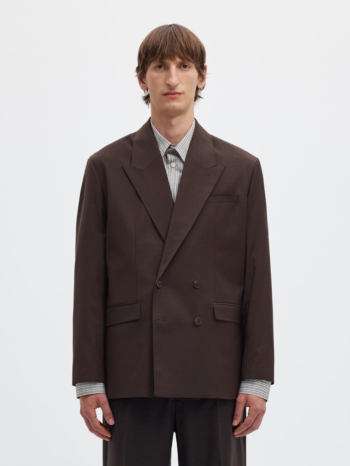 model_shot-front