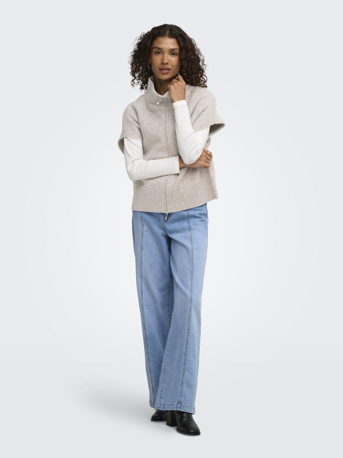 model_shot-front_full