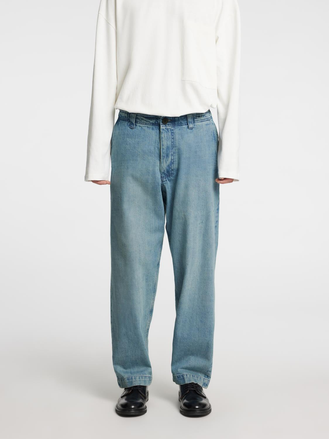 model_shot-front