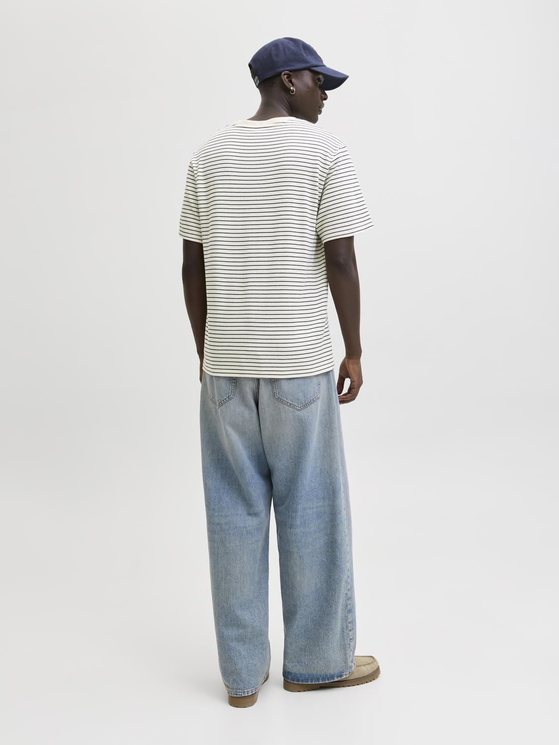 model_shot-back