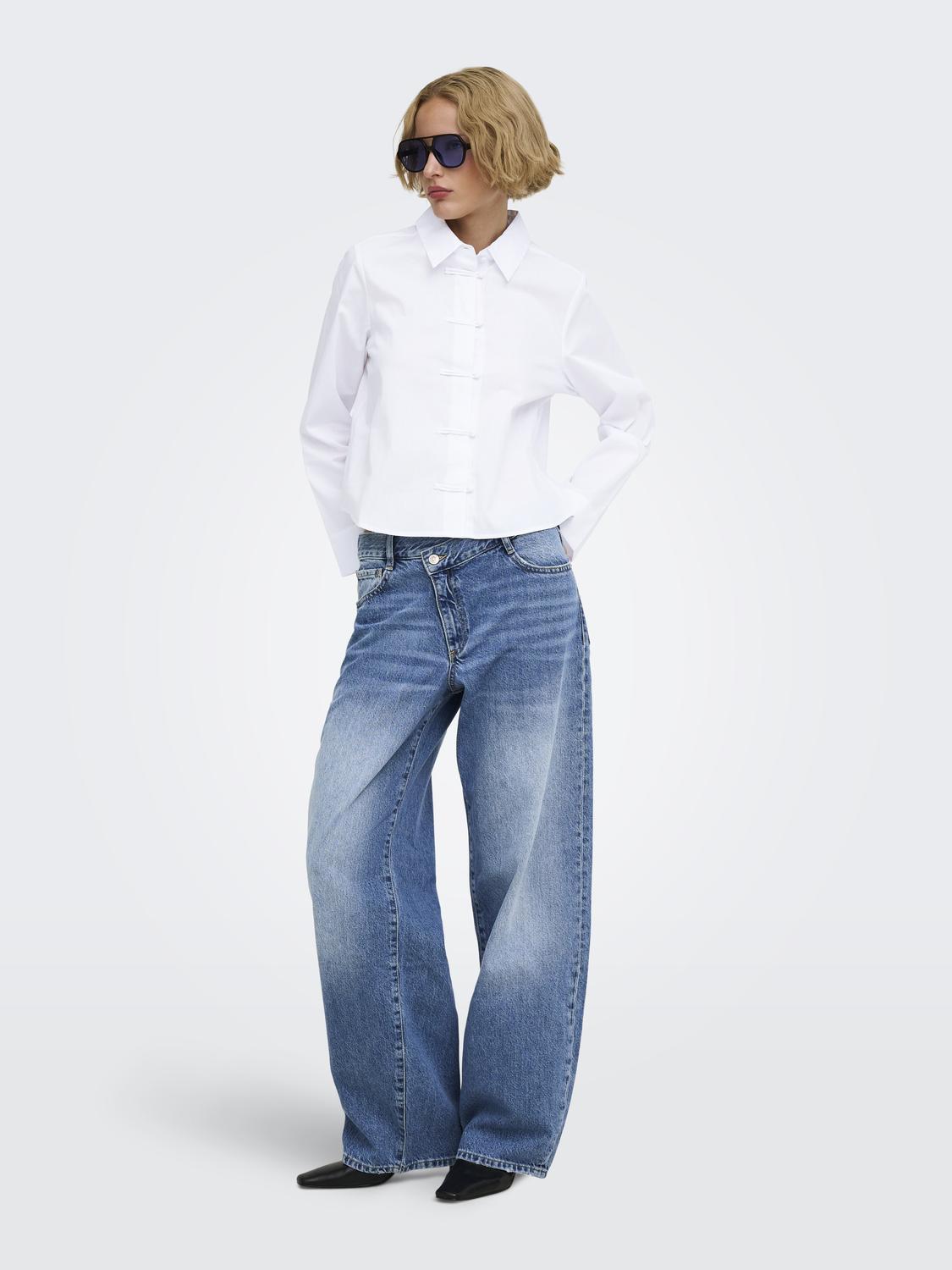 model_shot-front_full