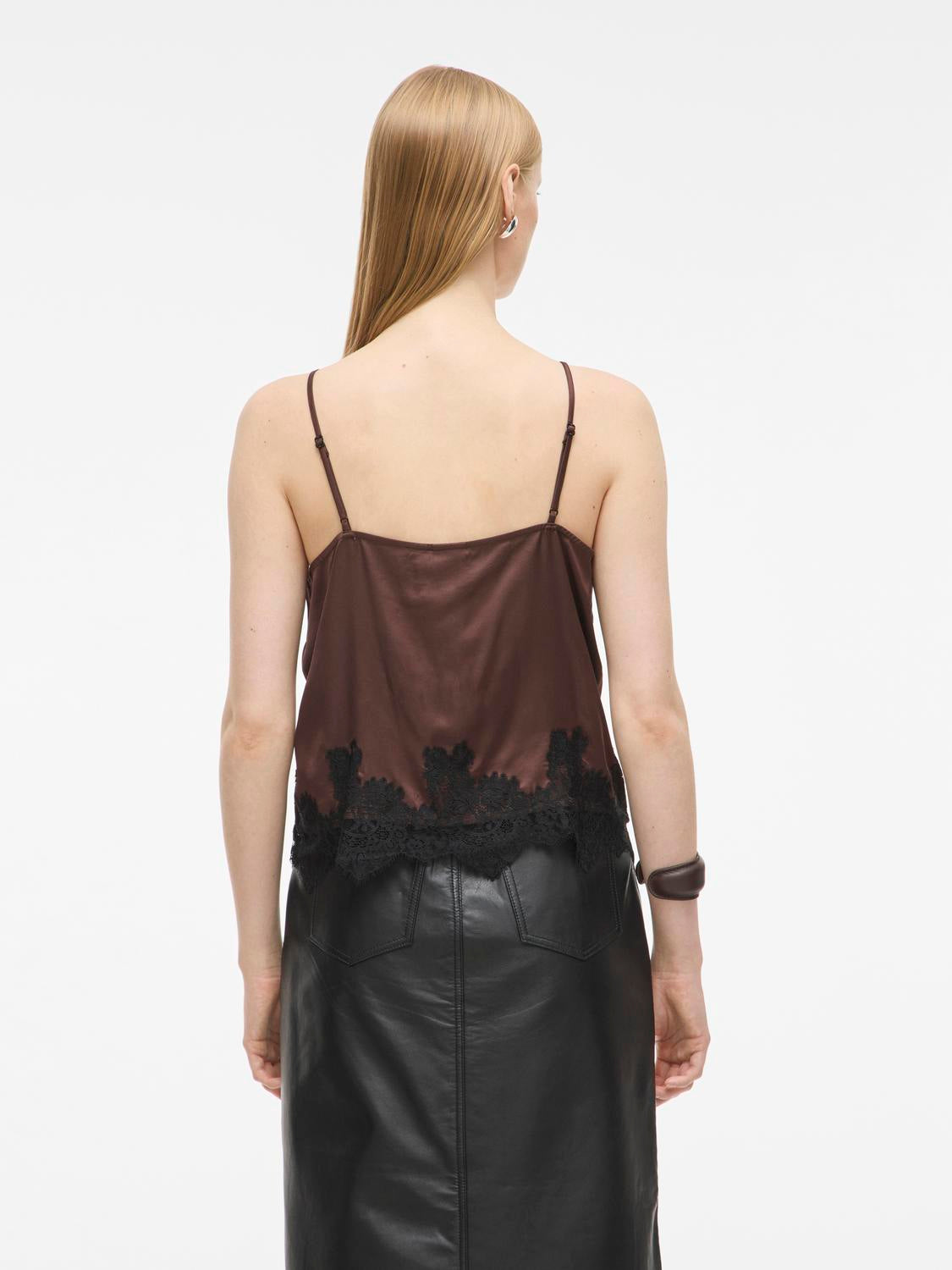 model_shot-back