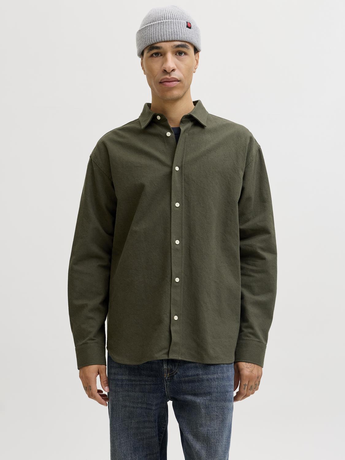 model_shot-front