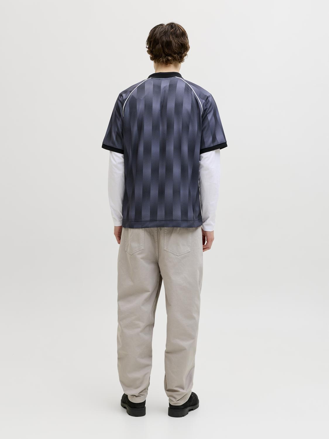 model_shot-back