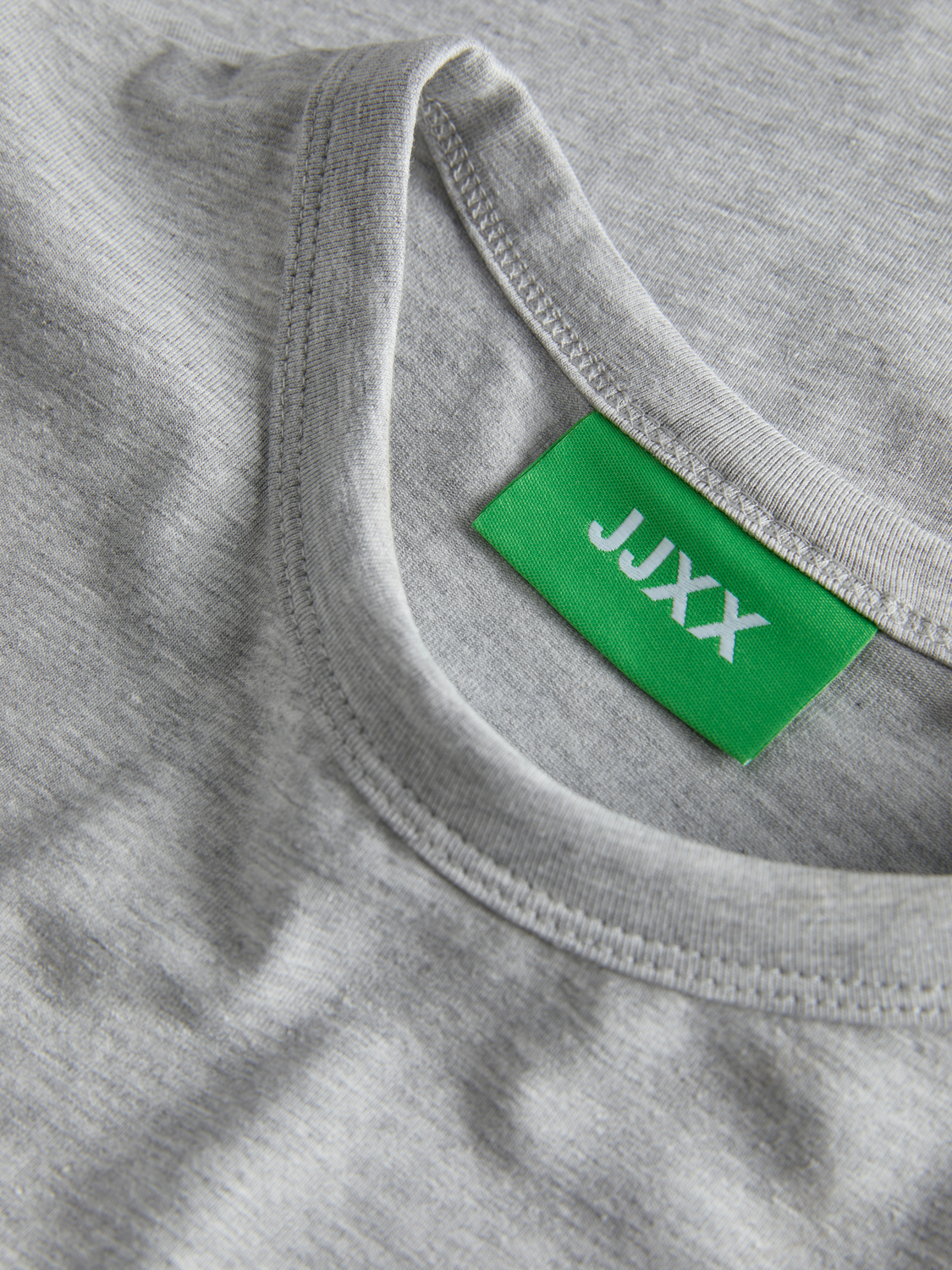 model_shot-detail
