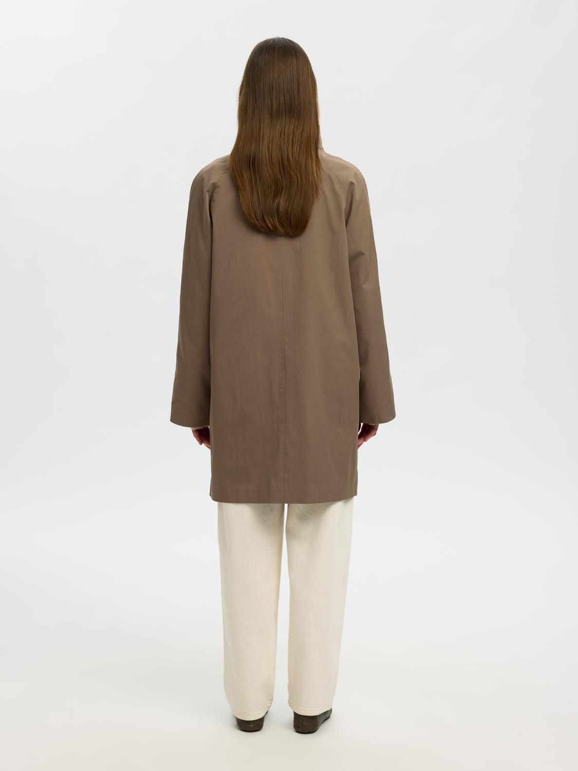 model_shot-back