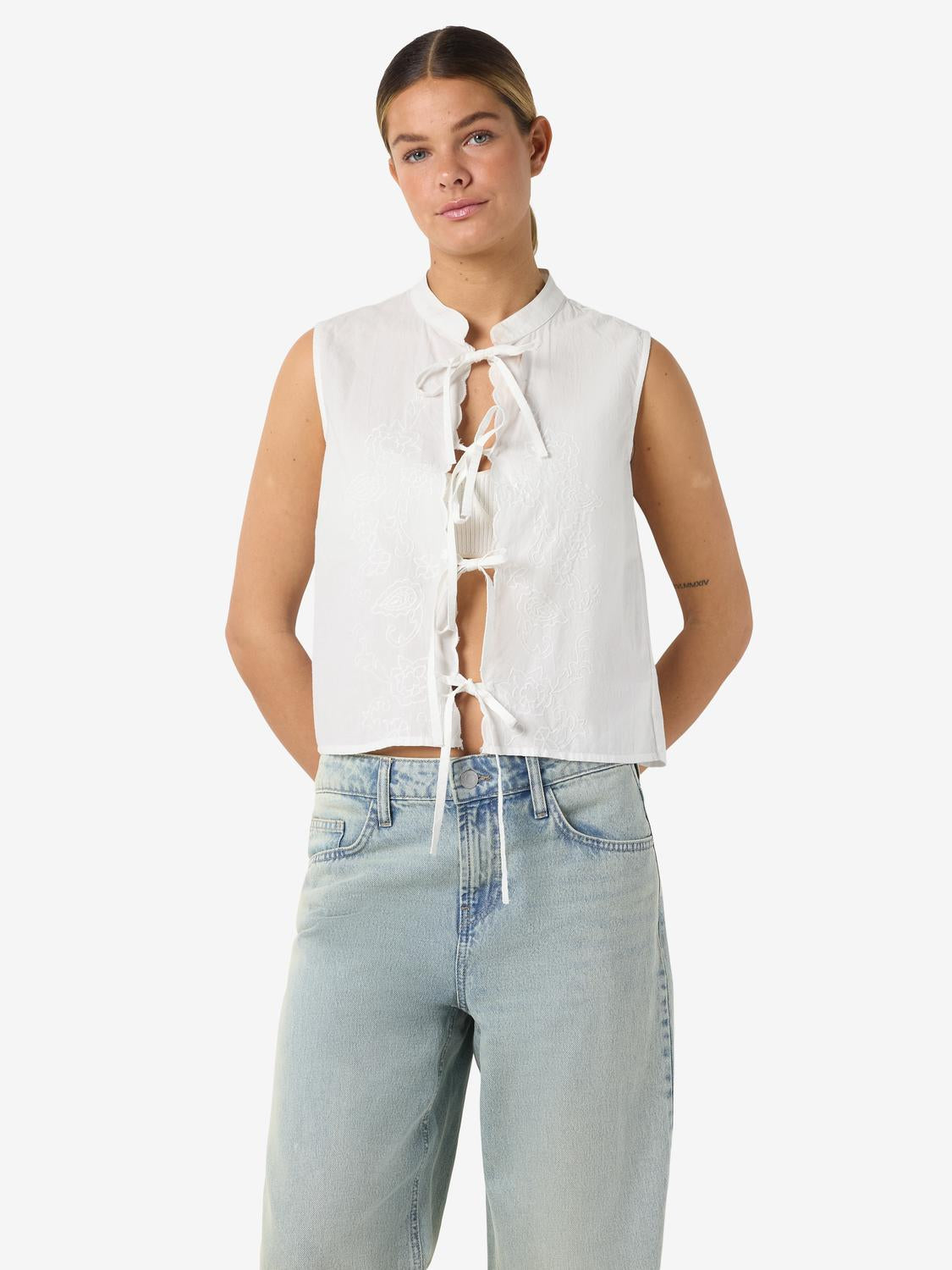 model_shot-front