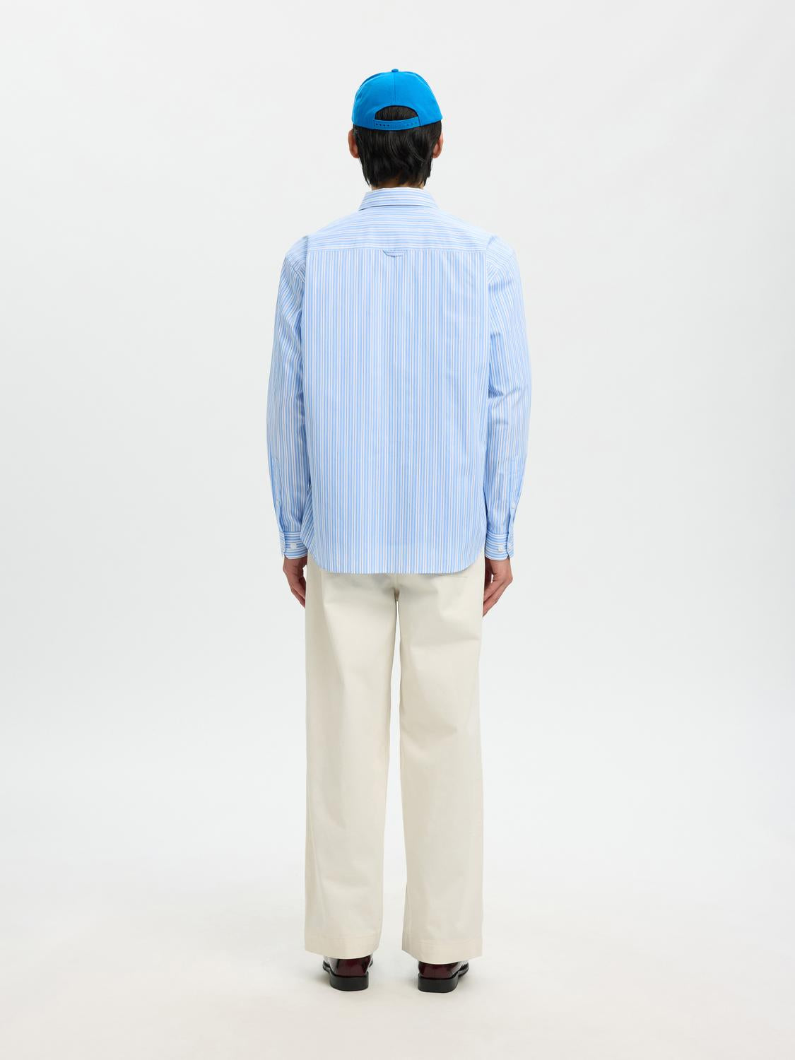 model_shot-back