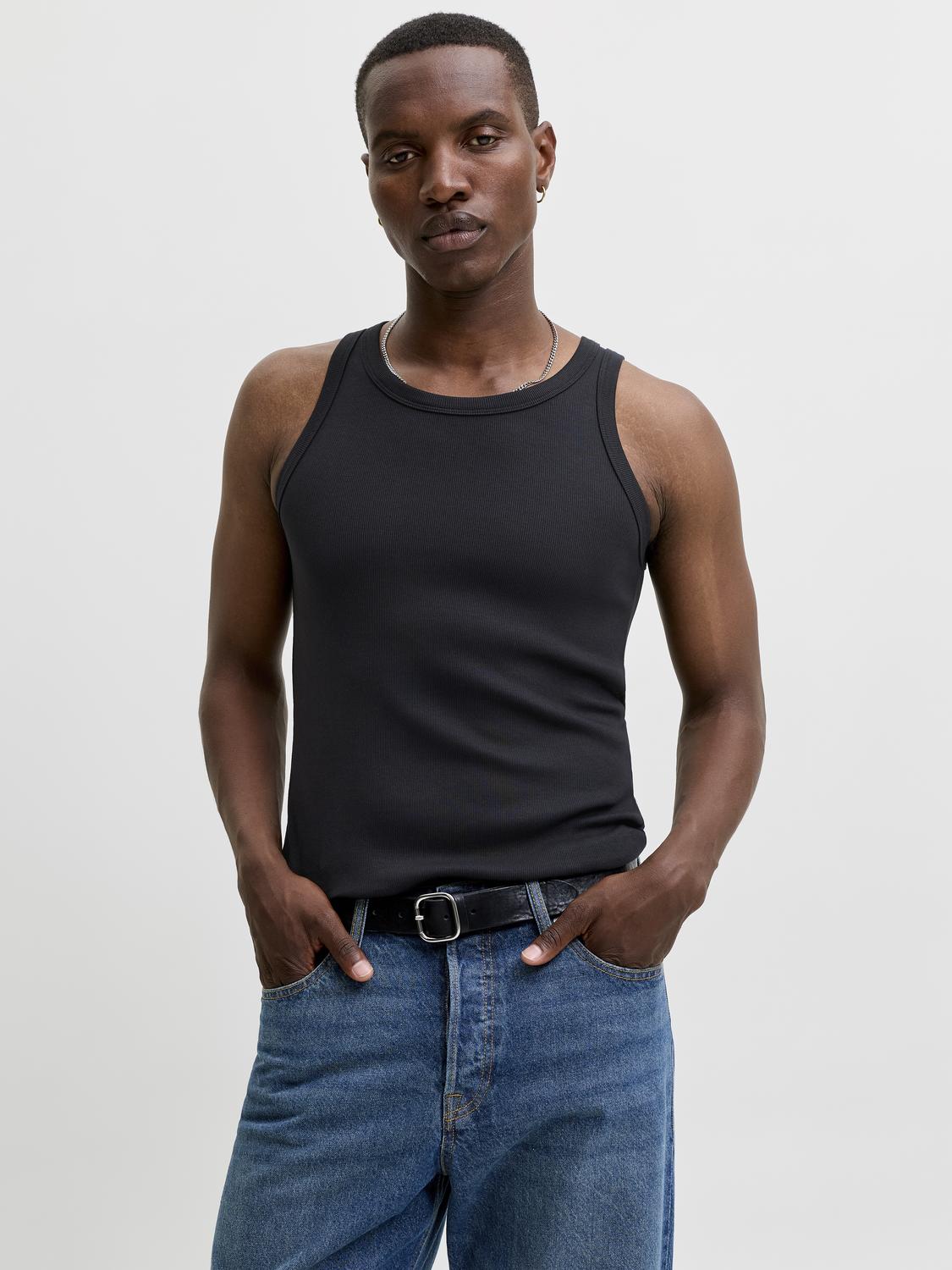 model_shot-front