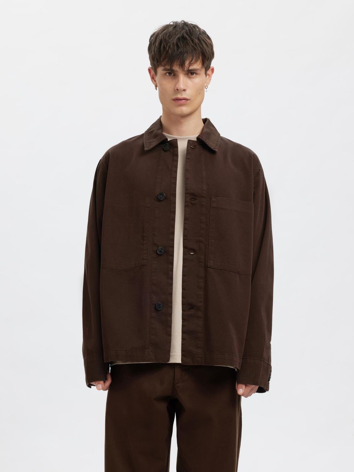 model_shot-front