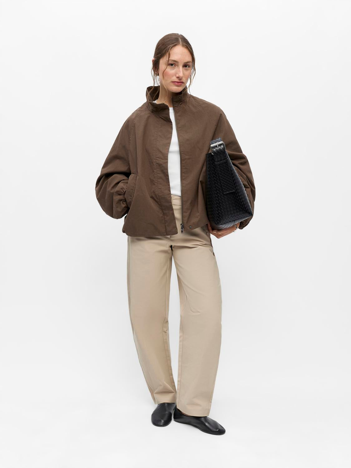 model_shot-front_full