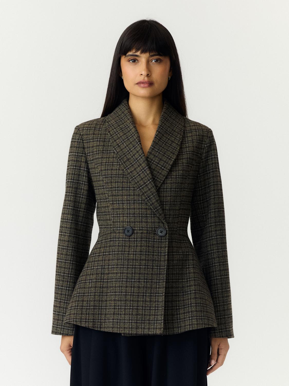 model_shot-front