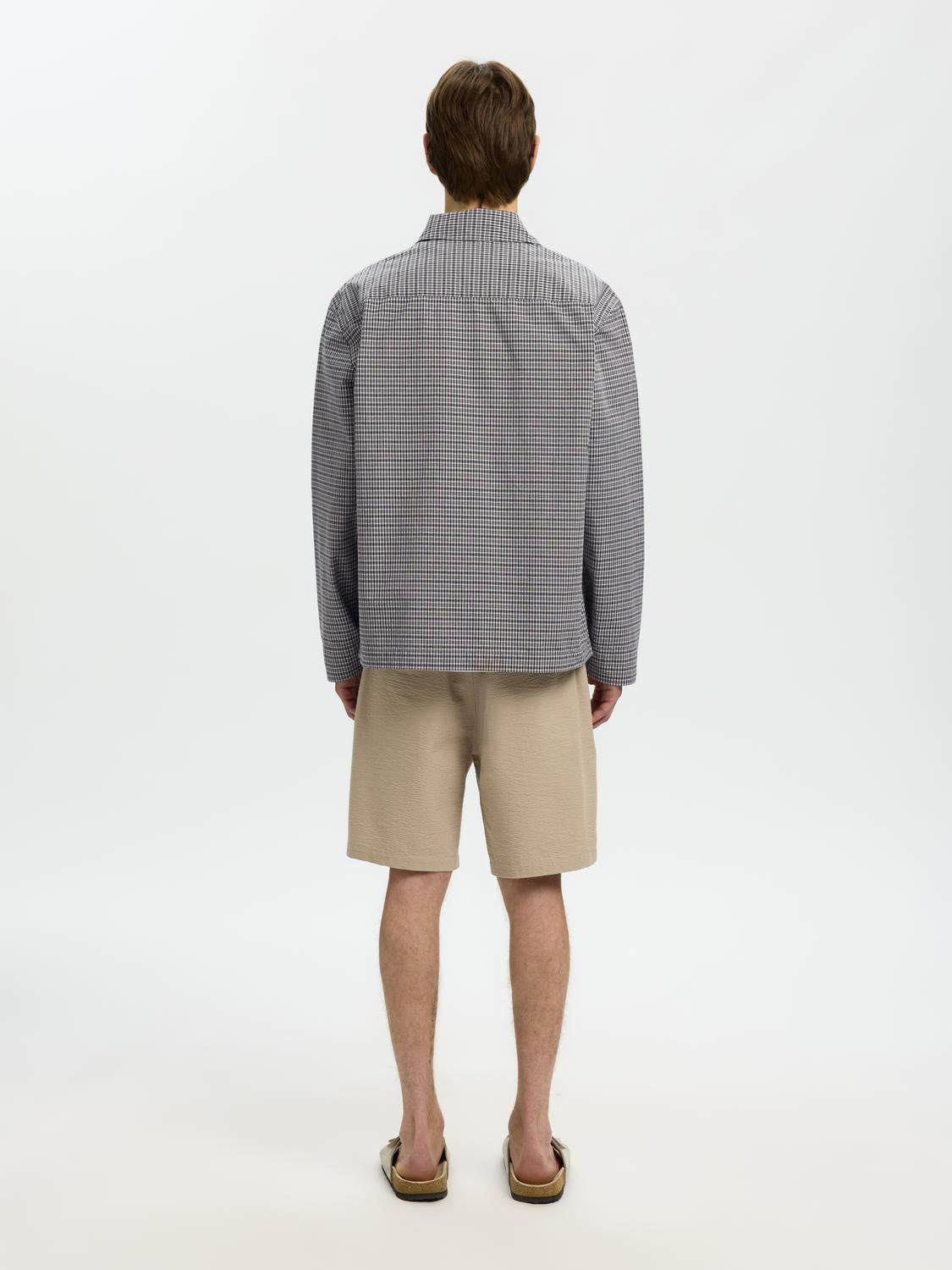 model_shot-back