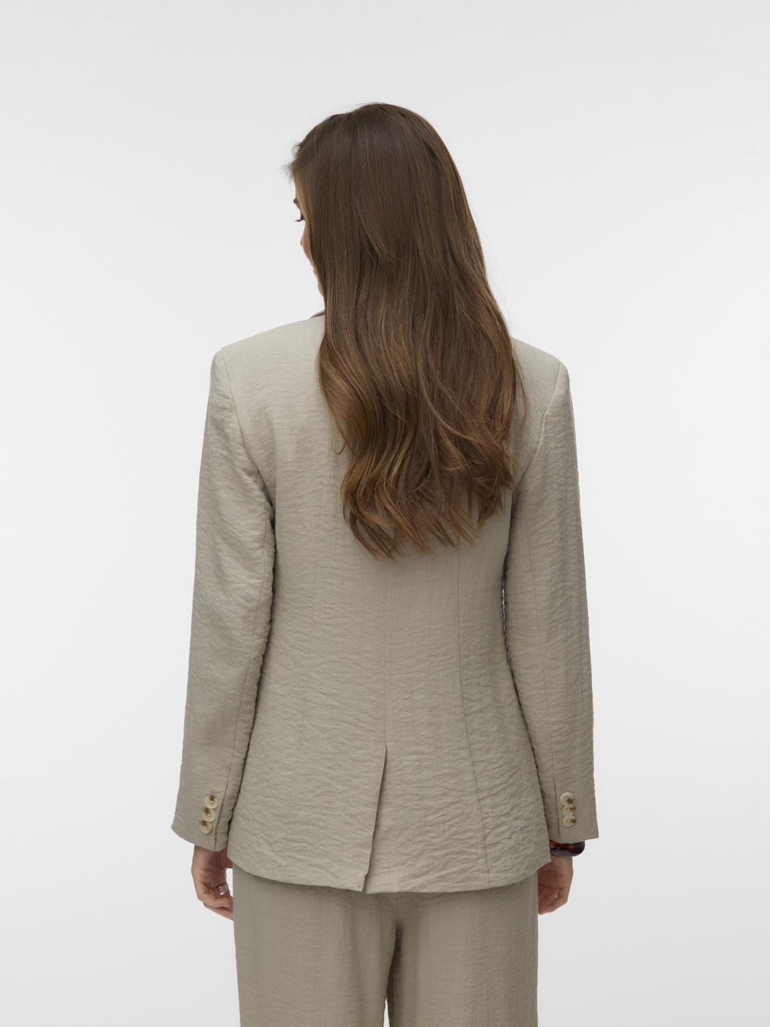 model_shot-back