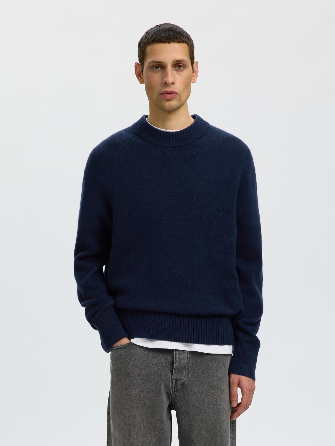 model_shot-front