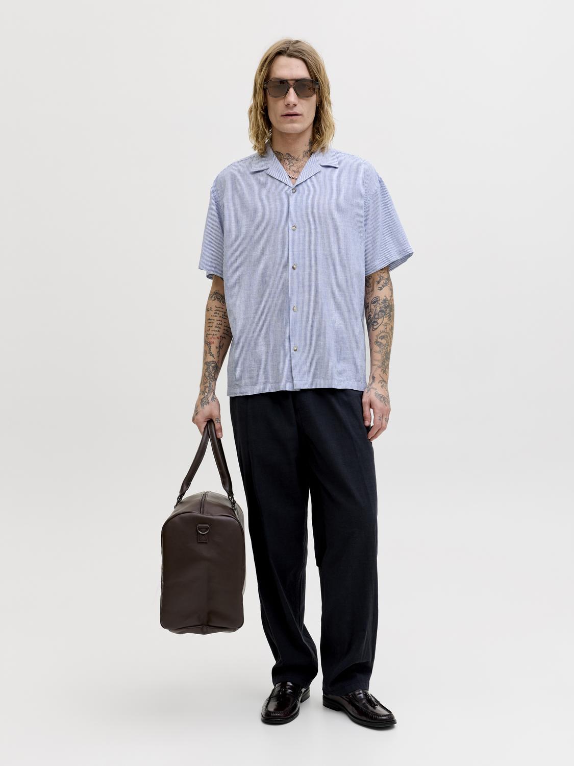 model_shot-front_full