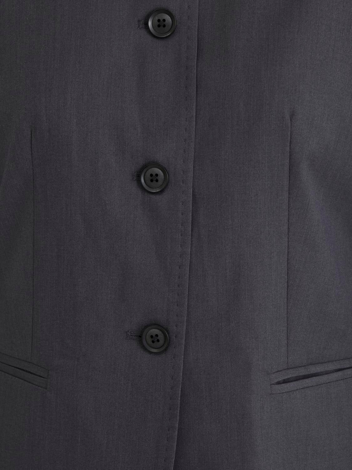 model_shot-detail
