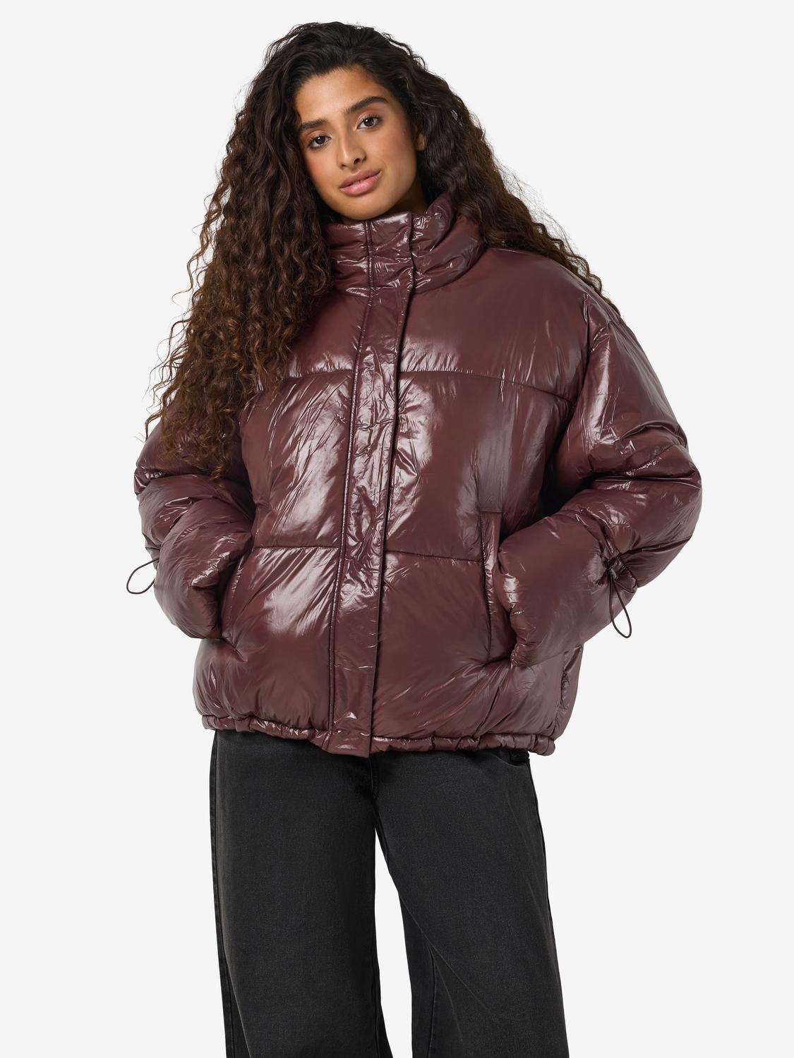 model_shot-front