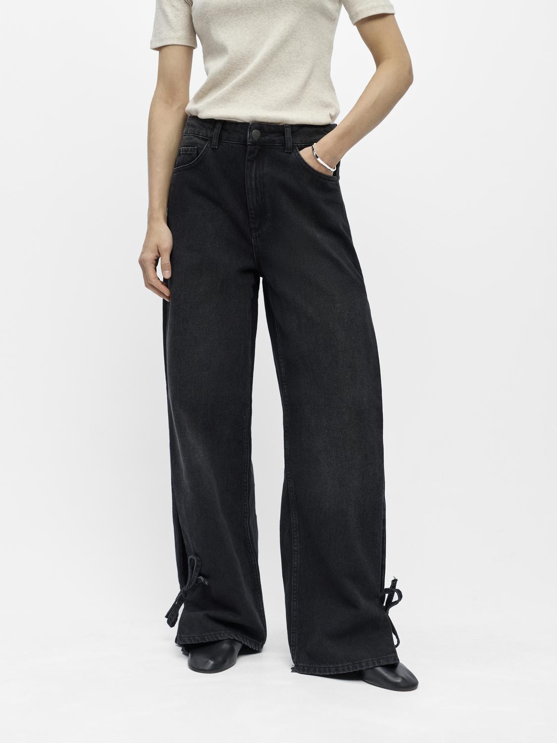 model_shot-front