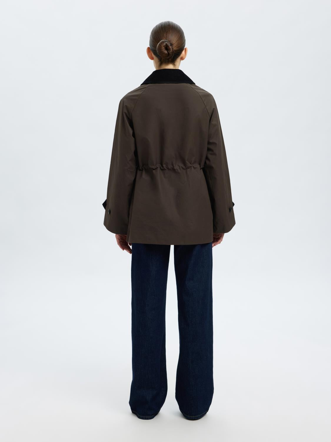 model_shot-back