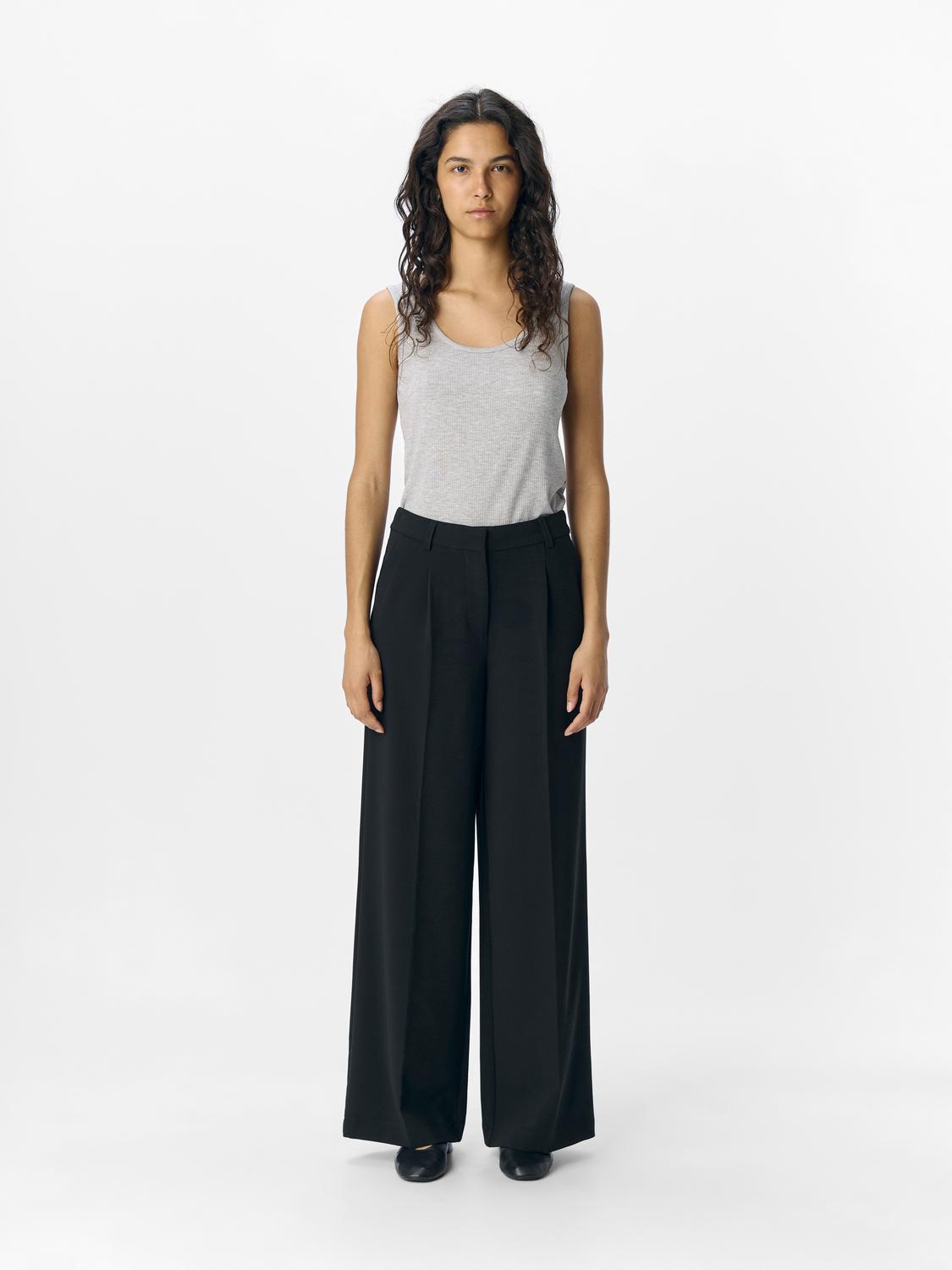 model_shot-front_full
