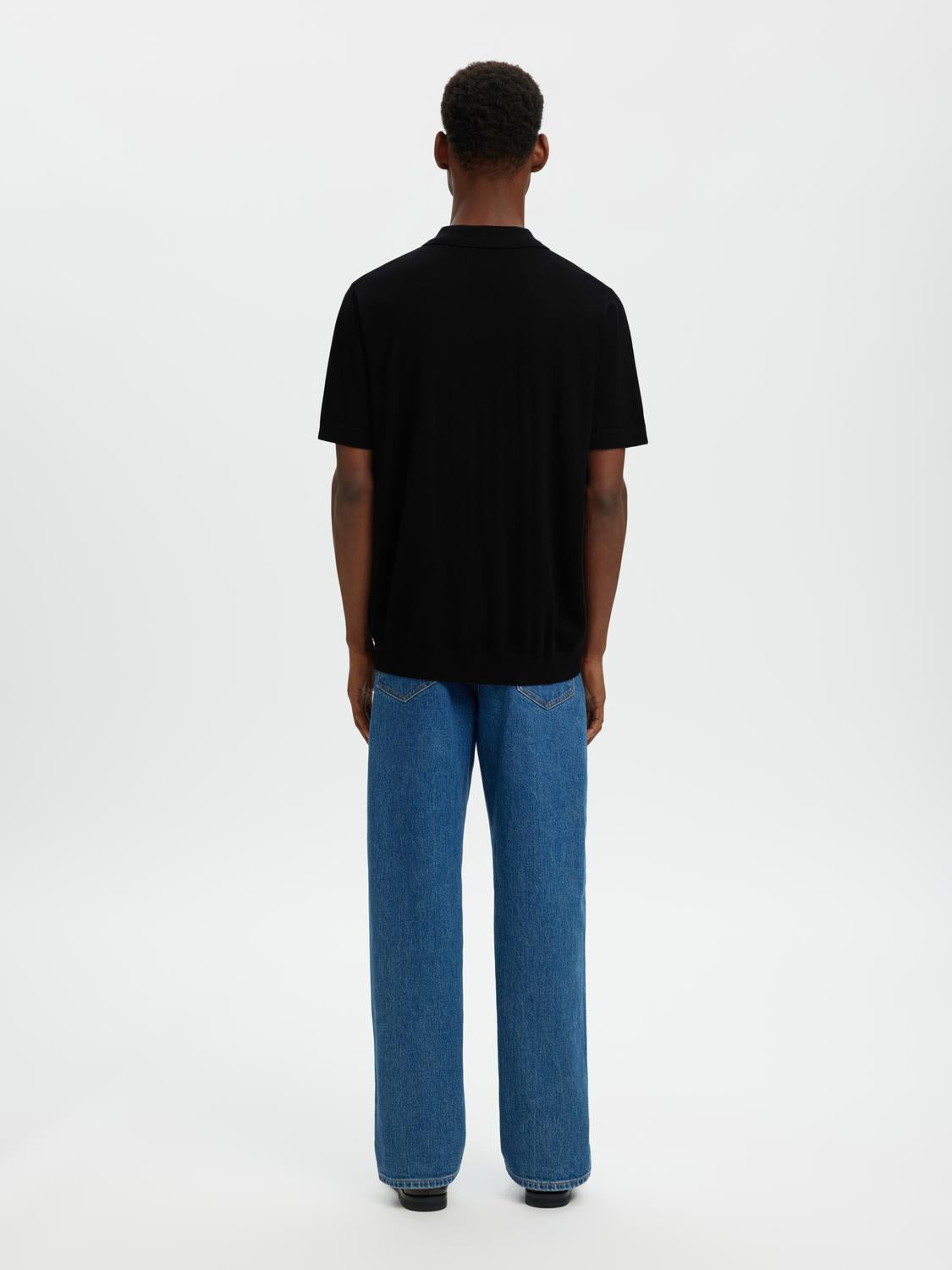 model_shot-back