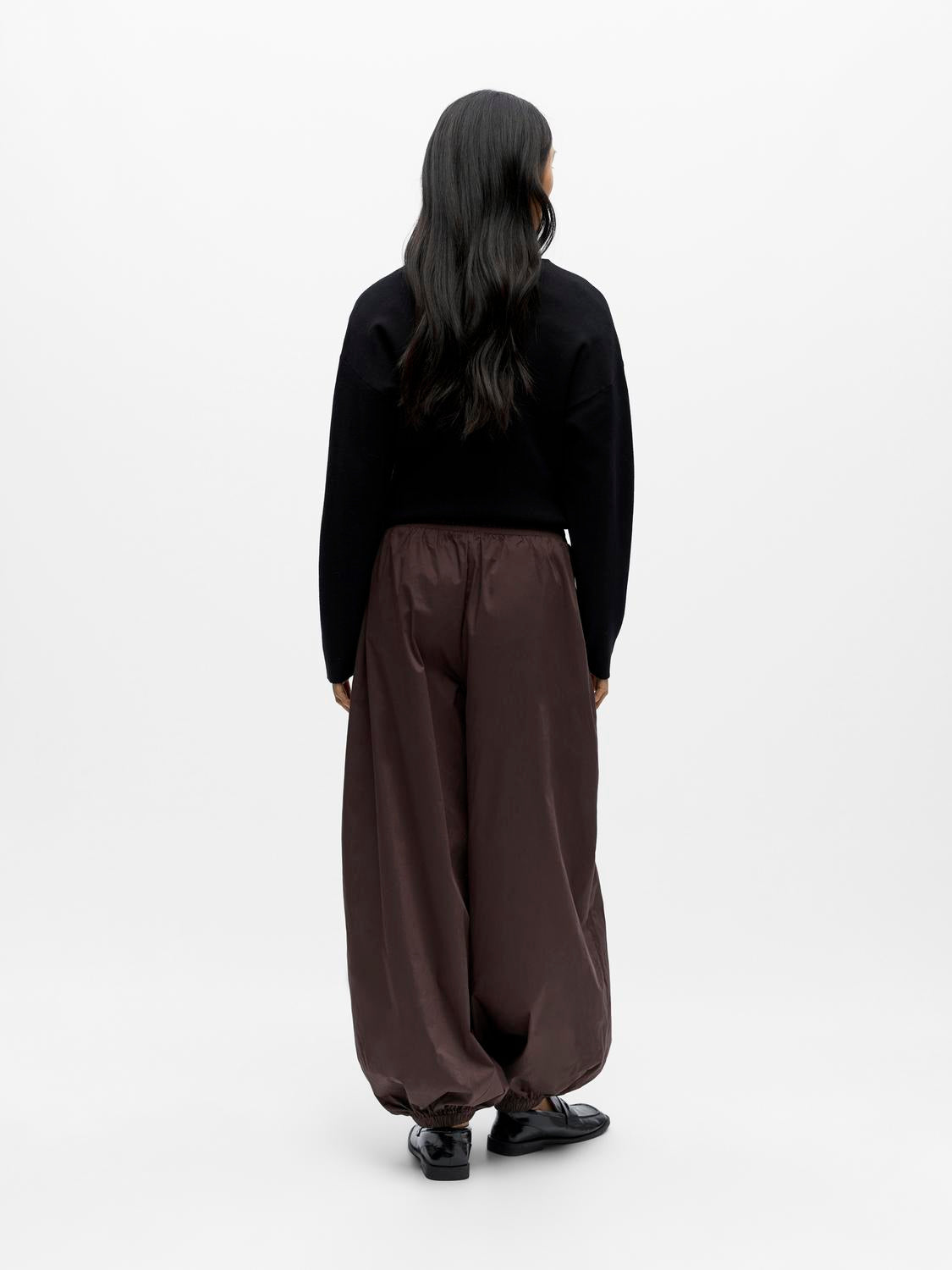 model_shot-back
