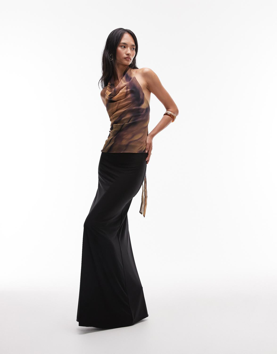 model_shot-front