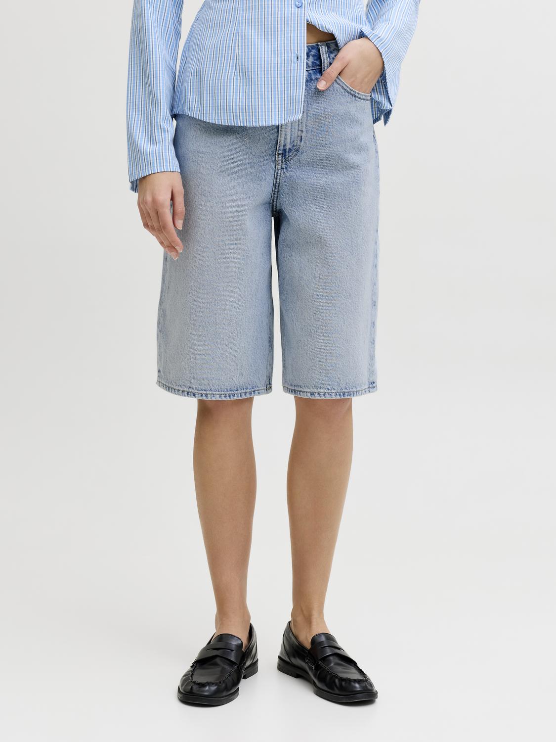model_shot-front